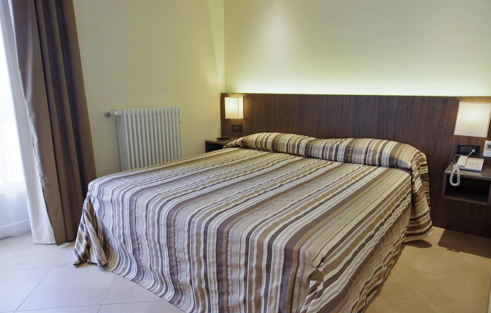 Bb 10 Serpotta - Palazzo Riolo & Restaurant باليرمو المظهر الخارجي الصورة